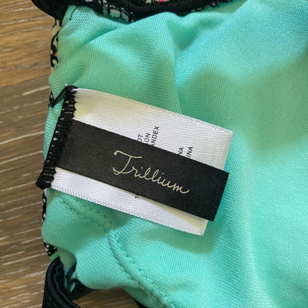 Geometric Patterned Bikini Top - Picture 4 of 5